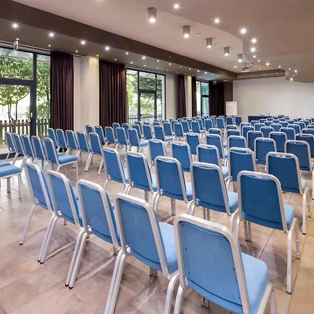 Voco & Congressi By Ihg פארמה