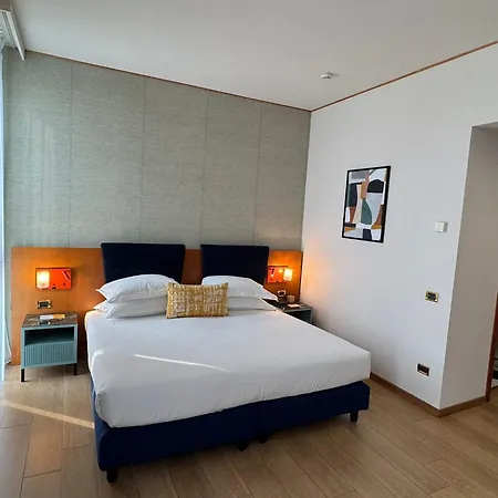 Hotel Voco & Congressi By Ihg Parme