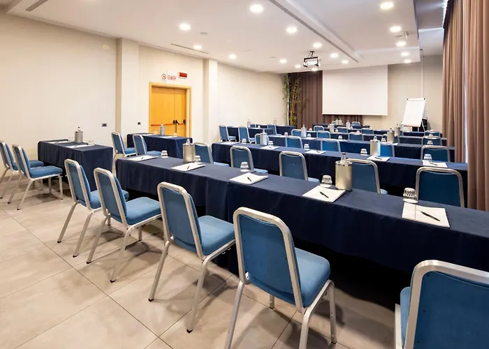 Voco & Congressi By Ihg פארמה