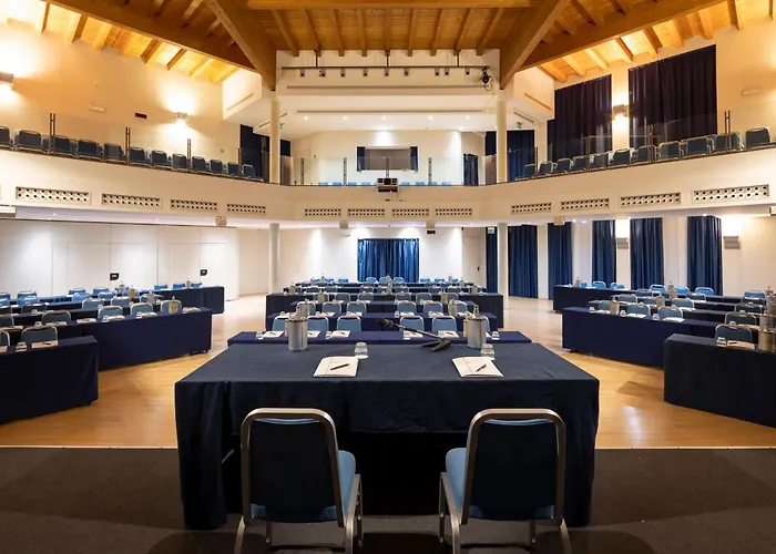 Voco & Congressi By Ihg מלון 4*