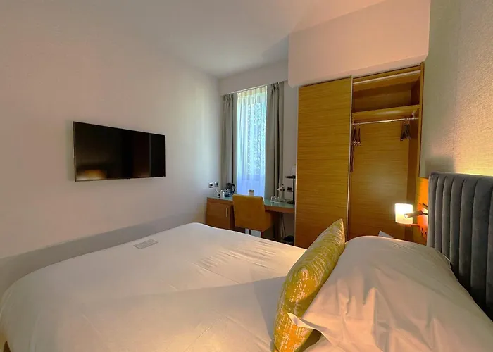 Voco & Congressi By Ihg 4* Parme