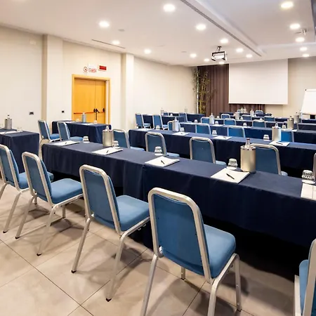 Voco & Congressi By Ihg Парма