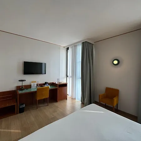 ホテル Voco & Congressi By Ihg 4*