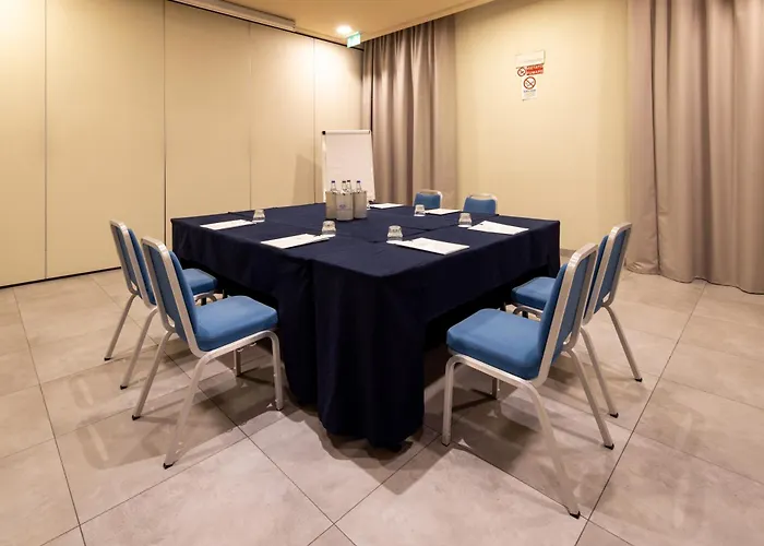 فندق سي دي إتش بارما إي كونجرسي 4* بارما