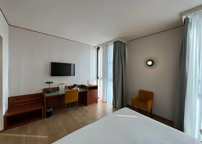ホテル Voco & Congressi By Ihg 4*