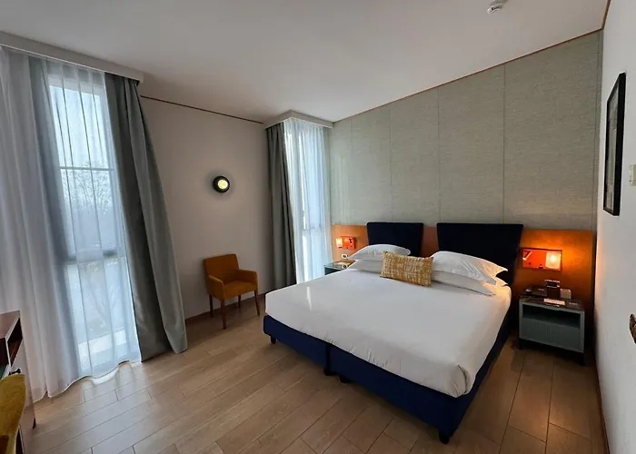 ホテル Voco & Congressi By Ihg 4*